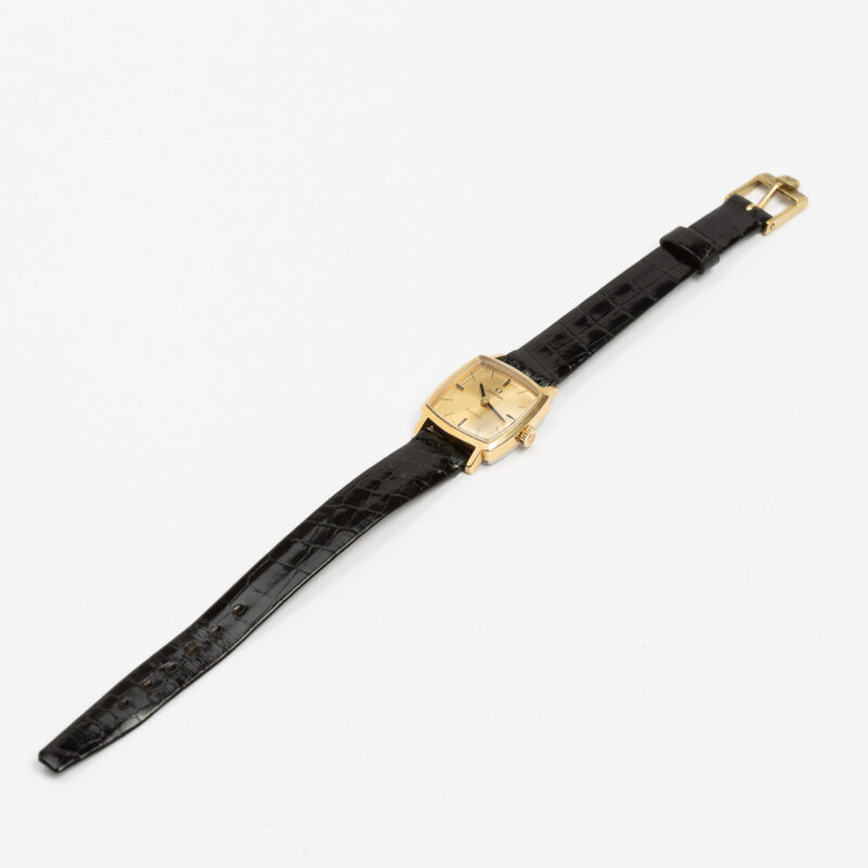 Ladies Omega Genève Ref. 511.298 Cal. 620-1. From 1970. Manual movement. Gold-plated square-shaped watch.