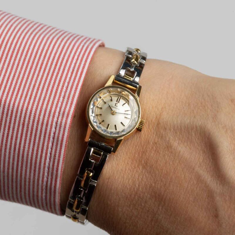 Ladies Omega de Ville Cal. 483 Ref. 511.088. From 1963. Manual movment. Gold plated.