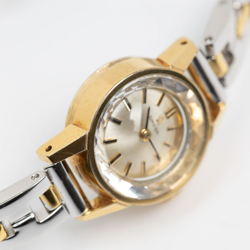 Ladies Omega de Ville Cal. 483 Ref. 511.088. From 1963. Manual movment. Gold plated. Decorative crystal glass. 16 mm size without crown