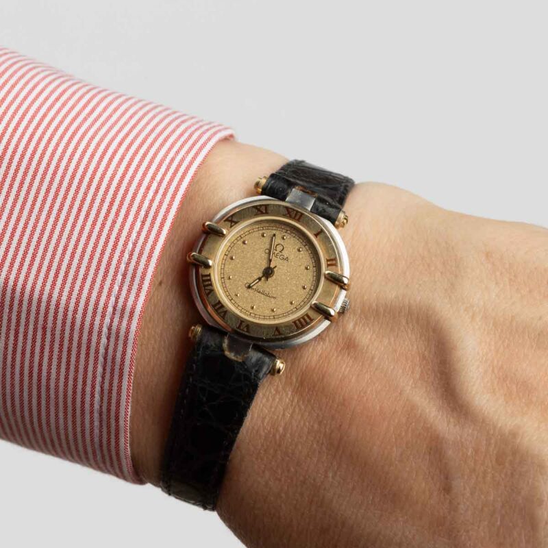 Ladies Omega Constellation Manhattan Cal. 1455 Ref. 595.1080. From 1989. Quartz movment. Gold bezel. Steel case. Sparkle dial.