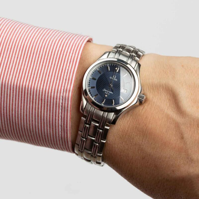 Ladies Omega Seamaster Diver 120m Cal. 1538 Ref. 2571.81. From 1993. Quartz movement. Steel case. Blue dial.