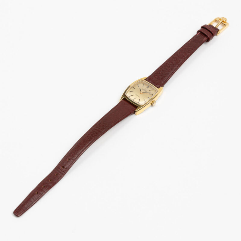 Ladies Omega de Ville Cal. 620 Ref. 511.256. From 1970. Manual movement. Square gold plated.