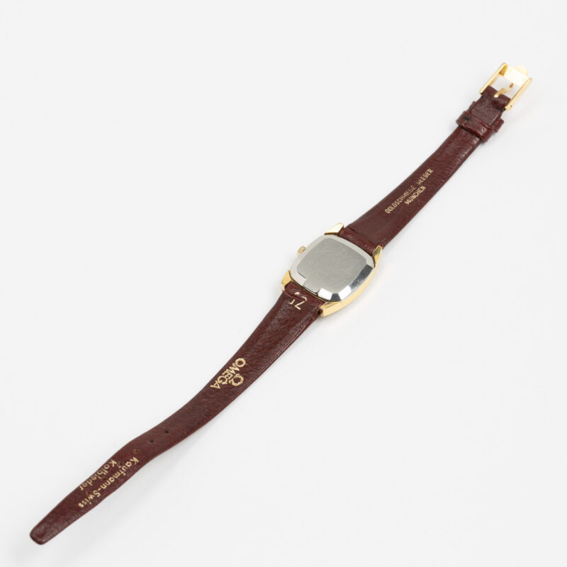 Ladies Omega de Ville Cal. 620 Ref. 511.256. From 1970. Manual movement. Square gold plated.