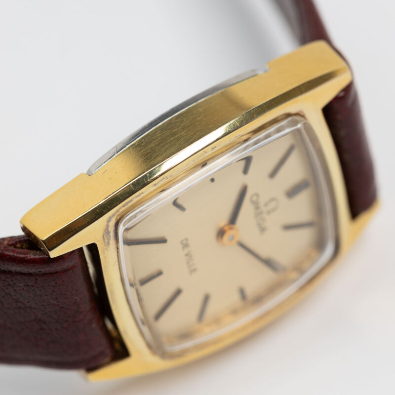 Ladies Omega de Ville Cal. 620 Ref. 511.256. From 1970. Manual movement. Square gold plated.