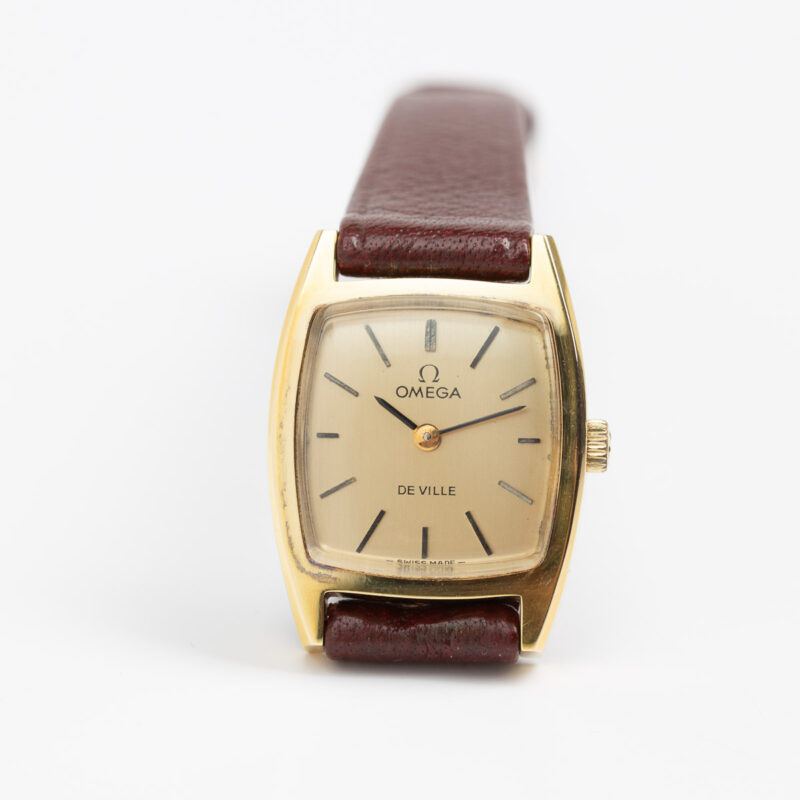 Ladies Omega de Ville Cal. 620 Ref. 511.256. From 1970. Manual movement. Square gold plated.