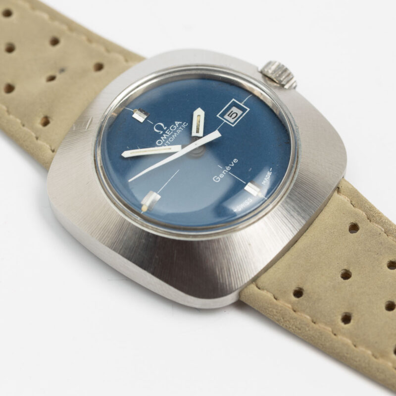 Ladies Omega Genève date Cal. 681 Ref. 566.031. From 1969. Automatic movement. Blue dial. Steel case.
