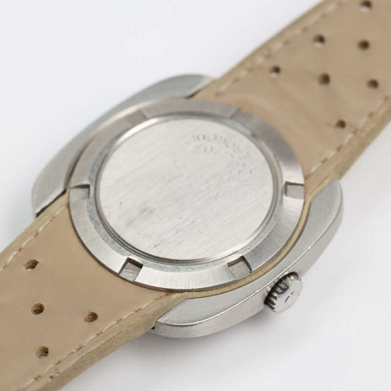 Ladies Omega Genève date Cal. 681 Ref. 566.031. From 1969. Automatic movement. Blue dial. Steel case.