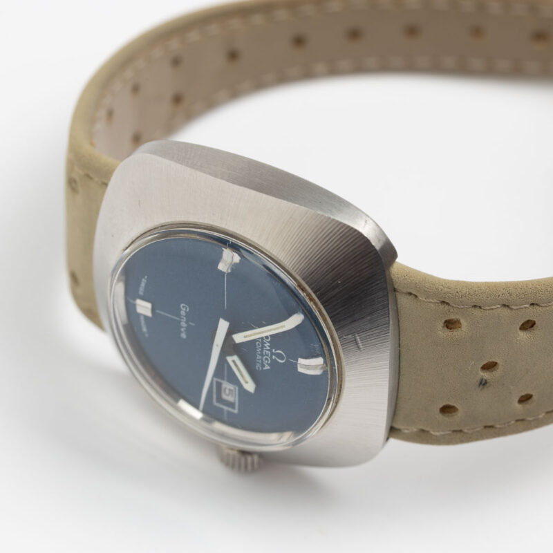 Ladies Omega Genève date Cal. 681 Ref. 566.031. From 1969. Automatic movement. Blue dial. Steel case.