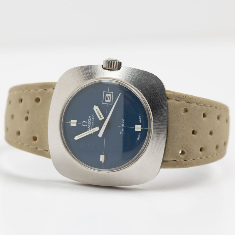 Ladies Omega Genève date Cal. 681 Ref. 566.031. From 1969. Automatic movement. Blue dial. Steel case.