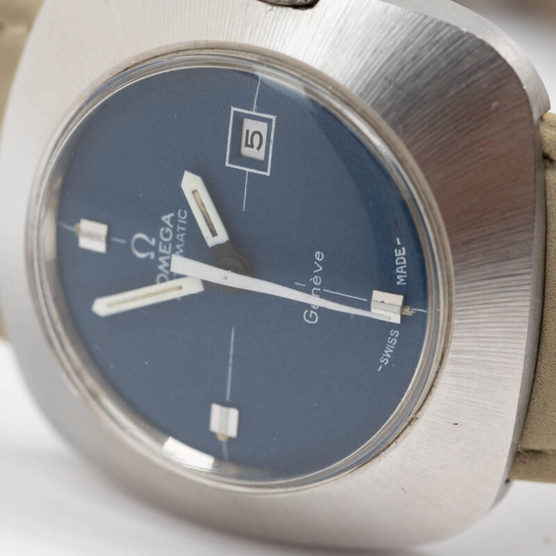 Ladies Omega Genève date Cal. 681 Ref. 566.031. From 1969. Automatic movement. Blue dial. Steel case.