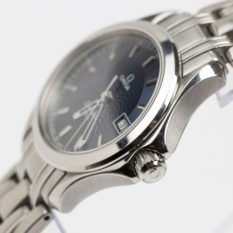 Ladies Omega Seamaster Diver 120m Cal. 1538 Ref. 2571.81. From 1993. Quartz movement. Steel case. Blue dial.