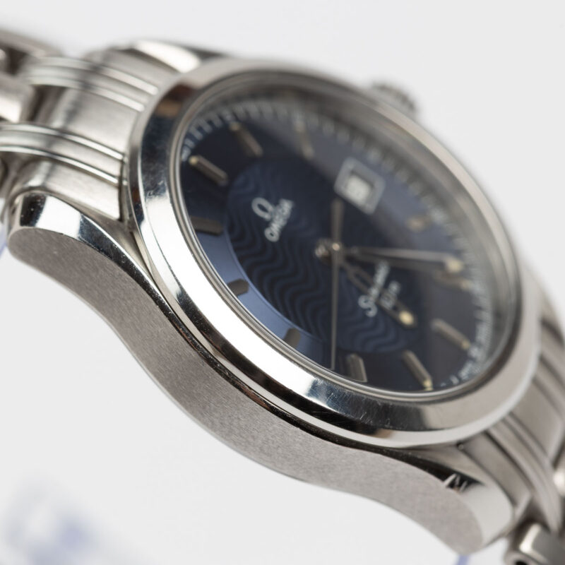 Ladies Omega Seamaster Diver 120m Cal. 1538 Ref. 2571.81. From 1993. Quartz movement. Steel case. Blue dial.