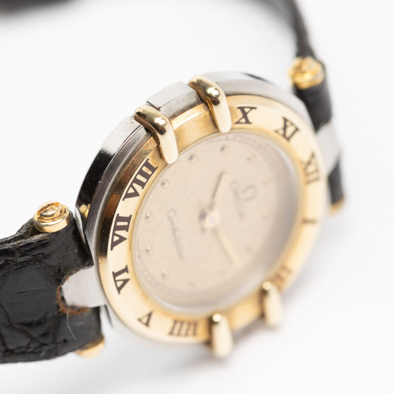 Ladies Omega Constellation Manhattan Cal. 1455 Ref. 595.1080. From 1989. Quartz movment. Gold bezel. Steel case. Sparkle dial.