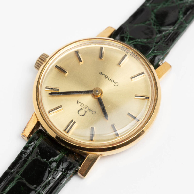 Ladies Omega Genève Cal. 625 Ref. 511.0457. From 1974. Manual movement. Gold plated.