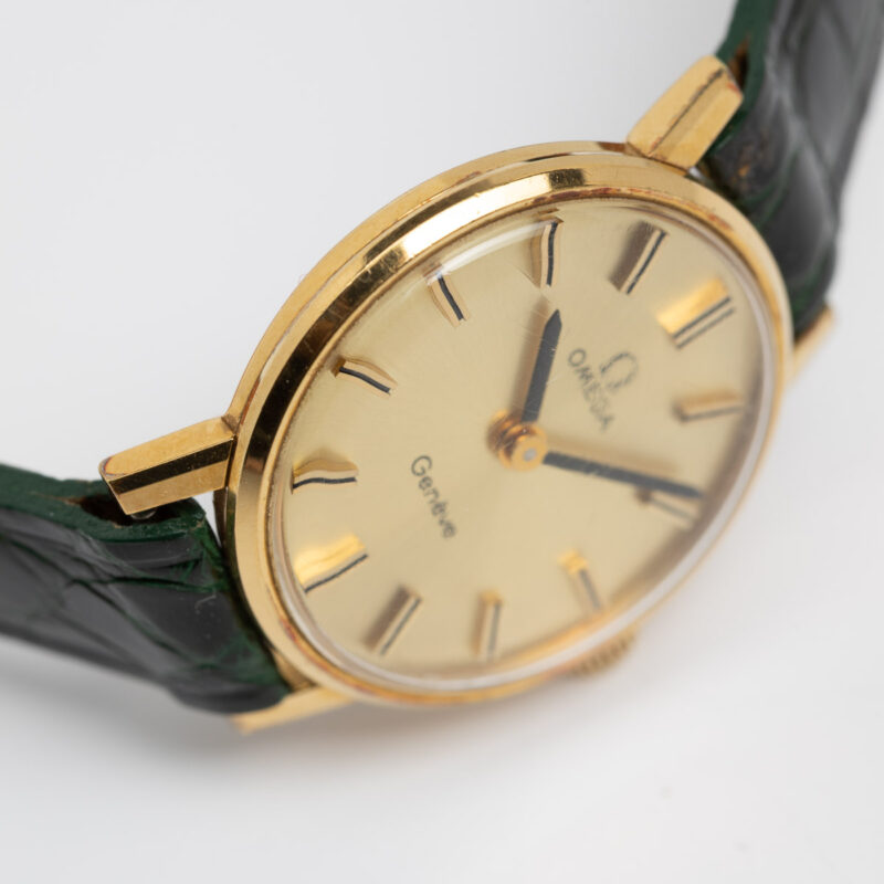 Ladies Omega Genève Cal. 625 Ref. 511.0457. From 1974. Manual movement. Gold plated.