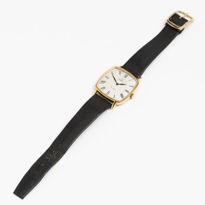 Square Omega de Ville Ref. 111.0149 Cal. 625. Manual movment. Gold plated. White dial.
