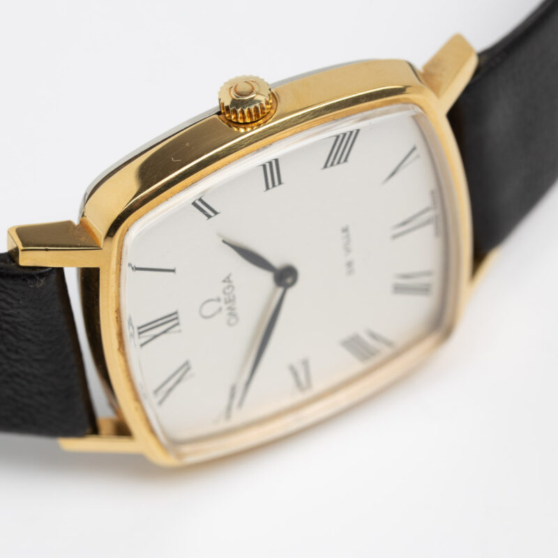 Square Omega de Ville Ref. 111.0149 Cal. 625. Manual movment. Gold plated. White dial.