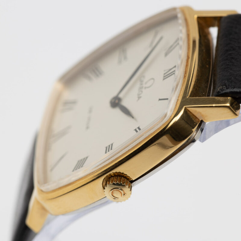 Square Omega de Ville Ref. 111.0149 Cal. 625. Manual movment. Gold plated. White dial.