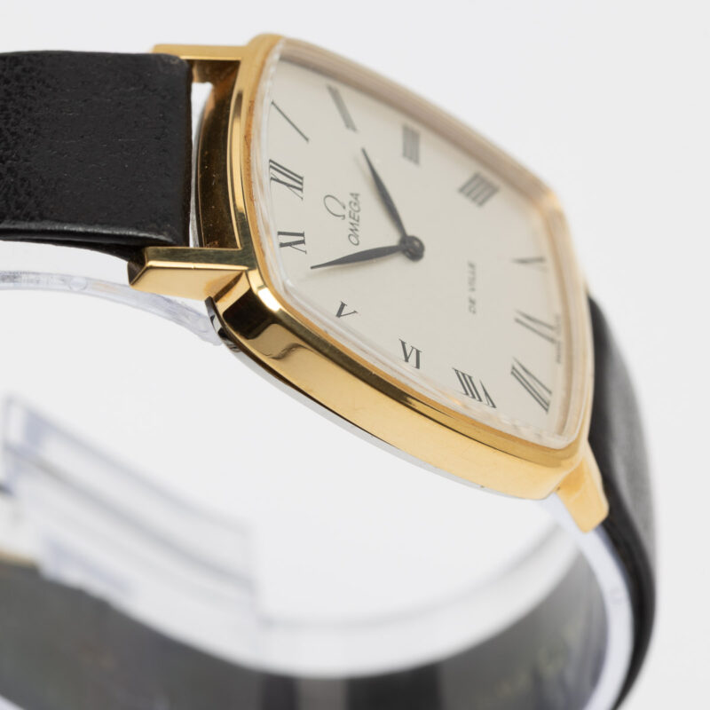 Square Omega de Ville Ref. 111.0149 Cal. 625. Manual movment. Gold plated. White dial.