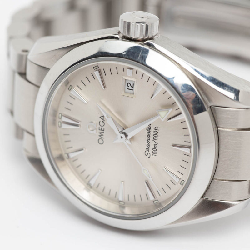 Ladies Omega Seamaster Aqua Terra 150m date Cal. 1424 Ref. 257730. Quartz movement. Steel case and white dial.