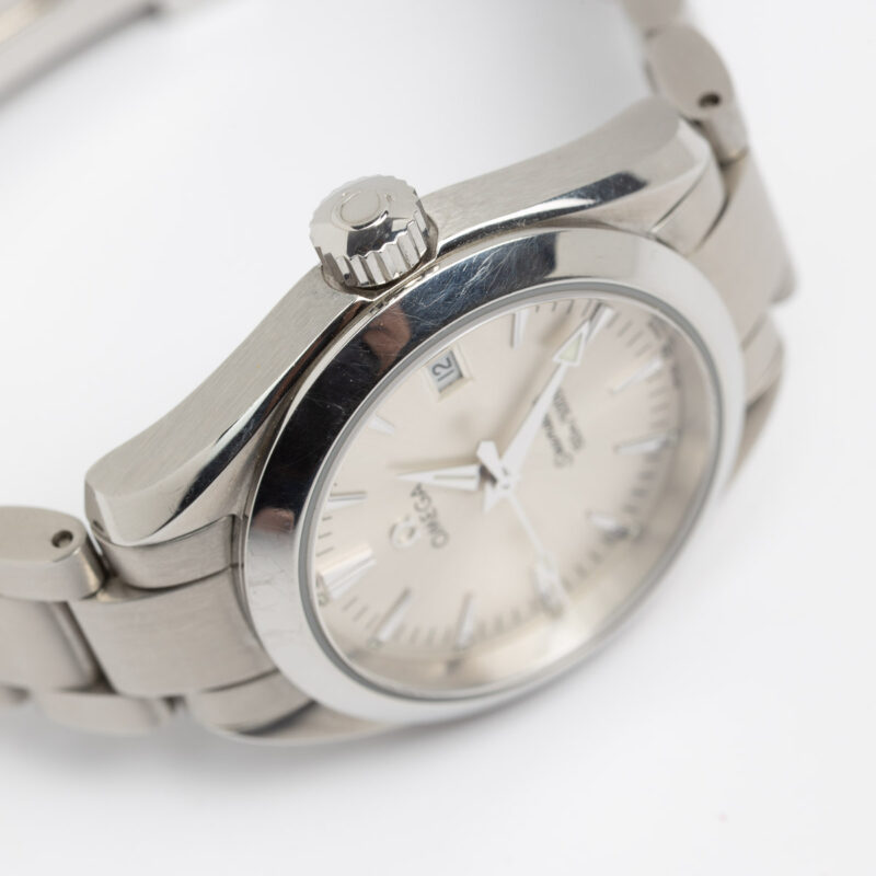 Ladies Omega Seamaster Aqua Terra 150m date Cal. 1424 Ref. 257730. Quartz movement. Steel case and white dial.