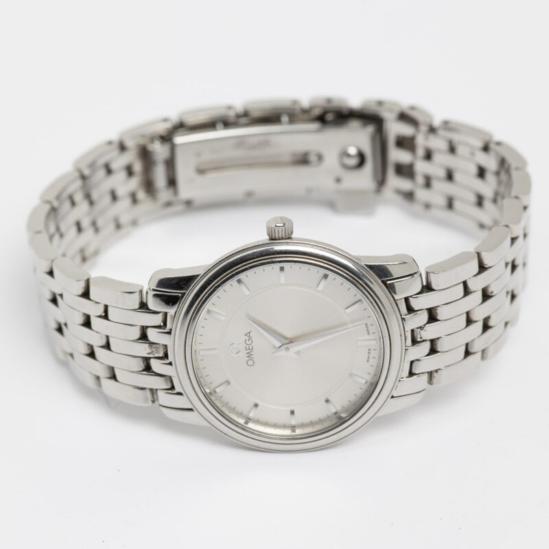 Ladies Omega de Ville Prestige Ref. 4580.31.00 Cal. 1456. Quartz movement. Steel case and white dial.