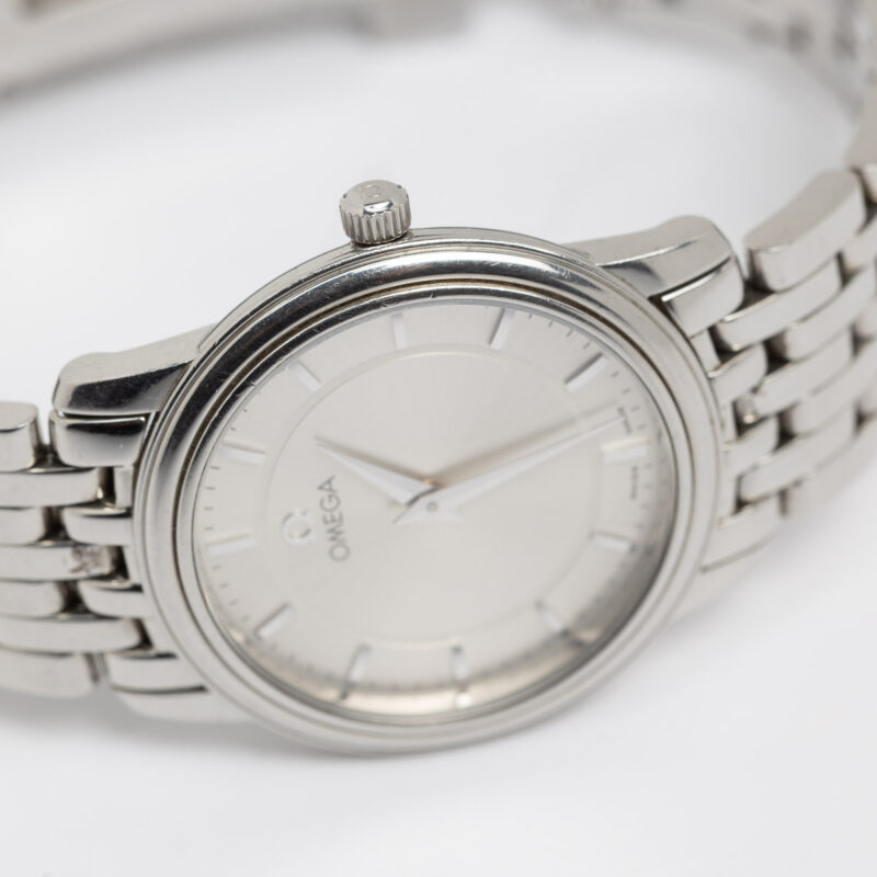 Ladies Omega de Ville Prestige Ref. 4580.31.00 Cal. 1456. Quartz movement. Steel case and white dial.