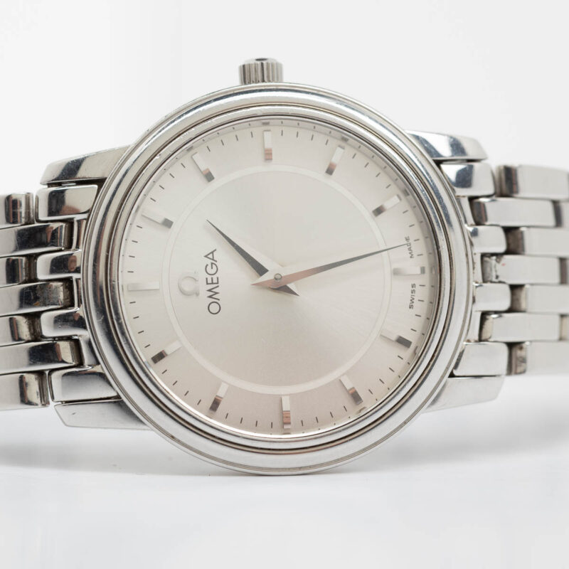 Ladies Omega de Ville Prestige Ref. 4580.31.00 Cal. 1456. Quartz movement. Steel case and white dial.