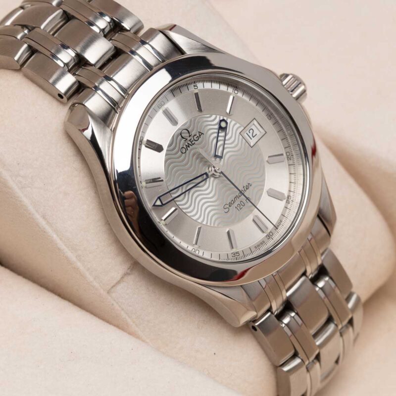 Omega Seamaster Diver 120m date Cal. 1538 Ref. 196.1501. Quartz movment. Steel case.