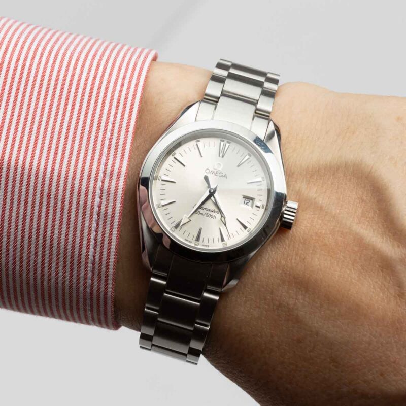 Ladies Omega Seamaster Aqua Terra 150m date Cal. 1424 Ref. 257730. Quartz movement. Steel case and white dial.