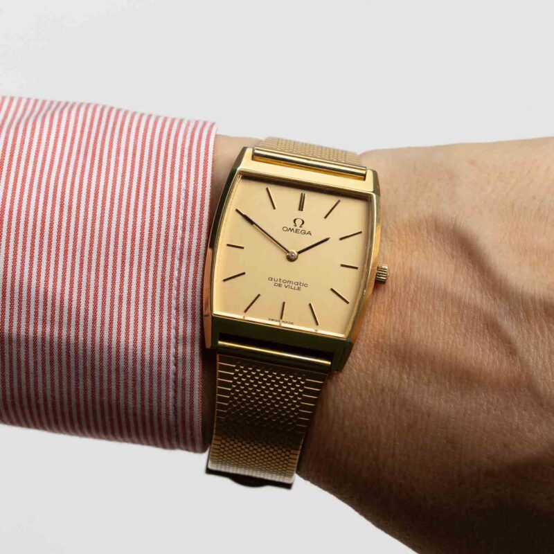 Alternative view of 1973 Omega de Ville