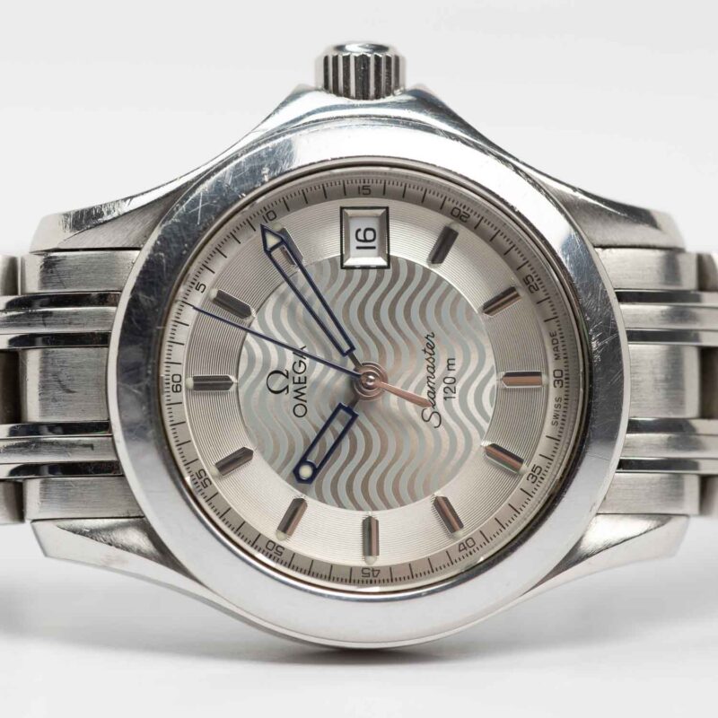 Ladies Omega Seamaster 120m date Ref. 5961502 Cal. 1424. Quartz movment. Modern dial. Steel case.