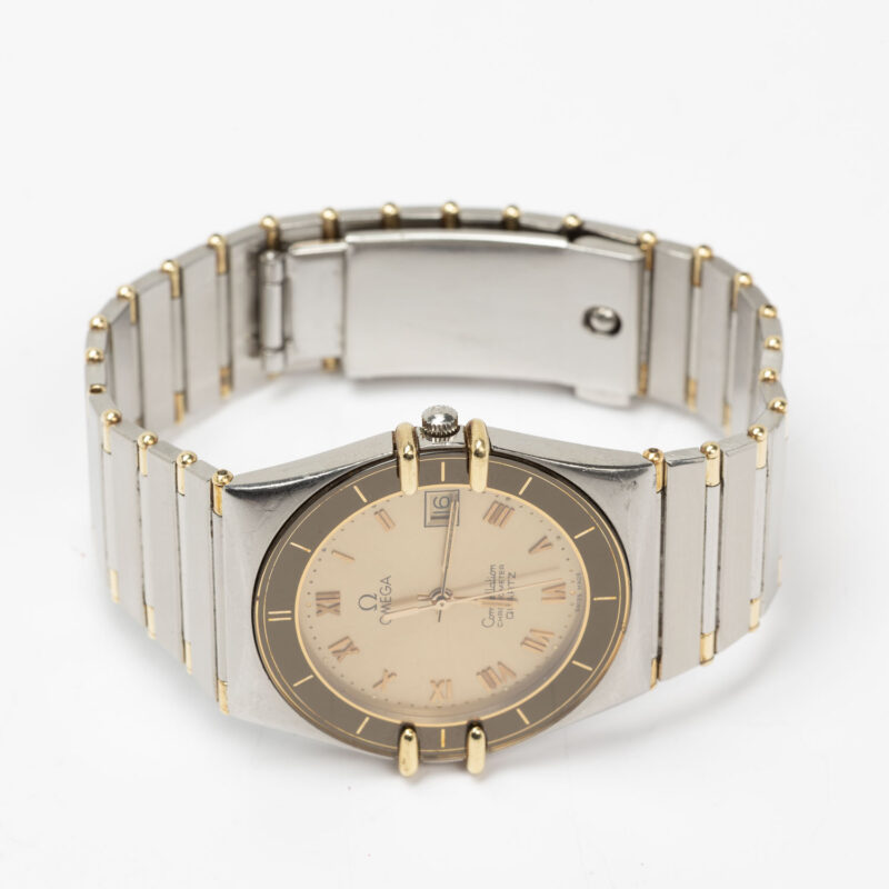 Alternative view of 1984 Omega Constellation Manhattan