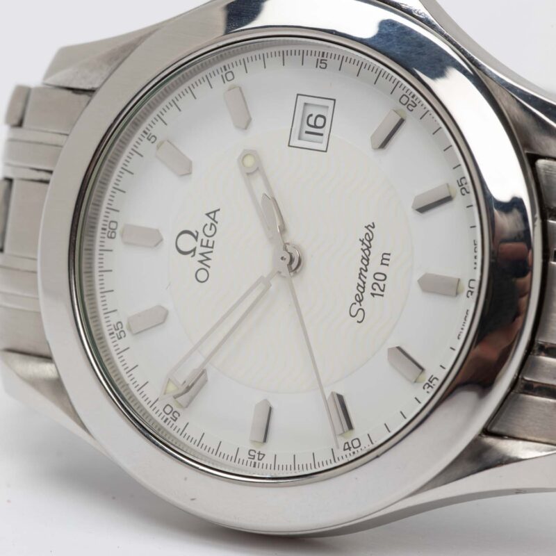 Omega Seamaster Diver 120m date Cal. 1538 Ref. 196.1501. Steel case. White dial.