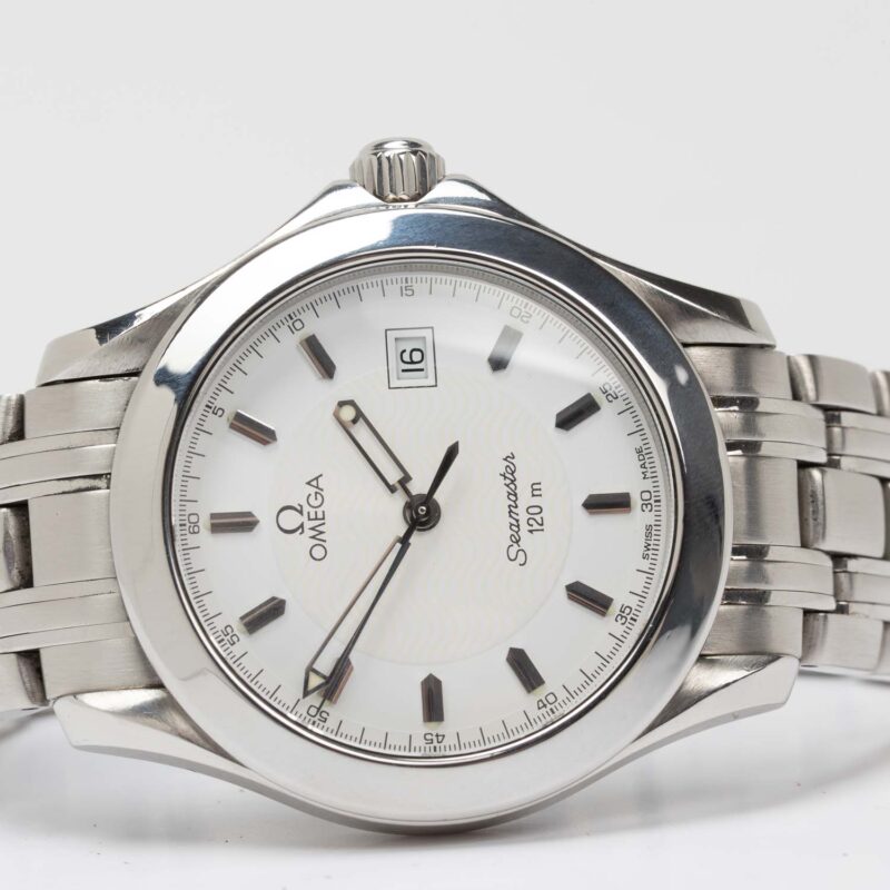 Omega Seamaster Diver 120m date Cal. 1538 Ref. 196.1501. Steel case. White dial.