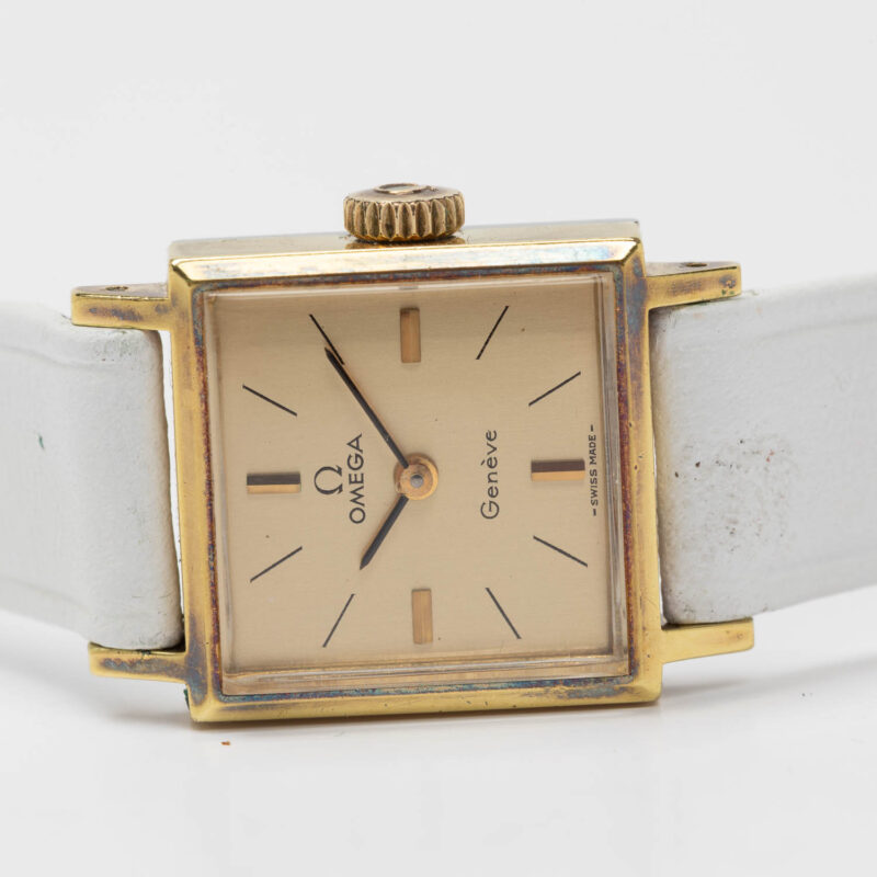 Ladies Omega Genève Cal. 485 Ref. 511.321. From 1970. Manual movement. Square gold plated watch.