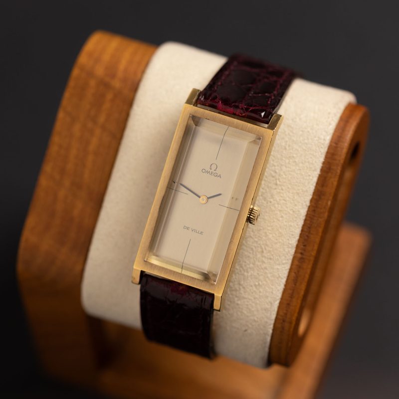 Alternative view of 1972 Omega de Ville