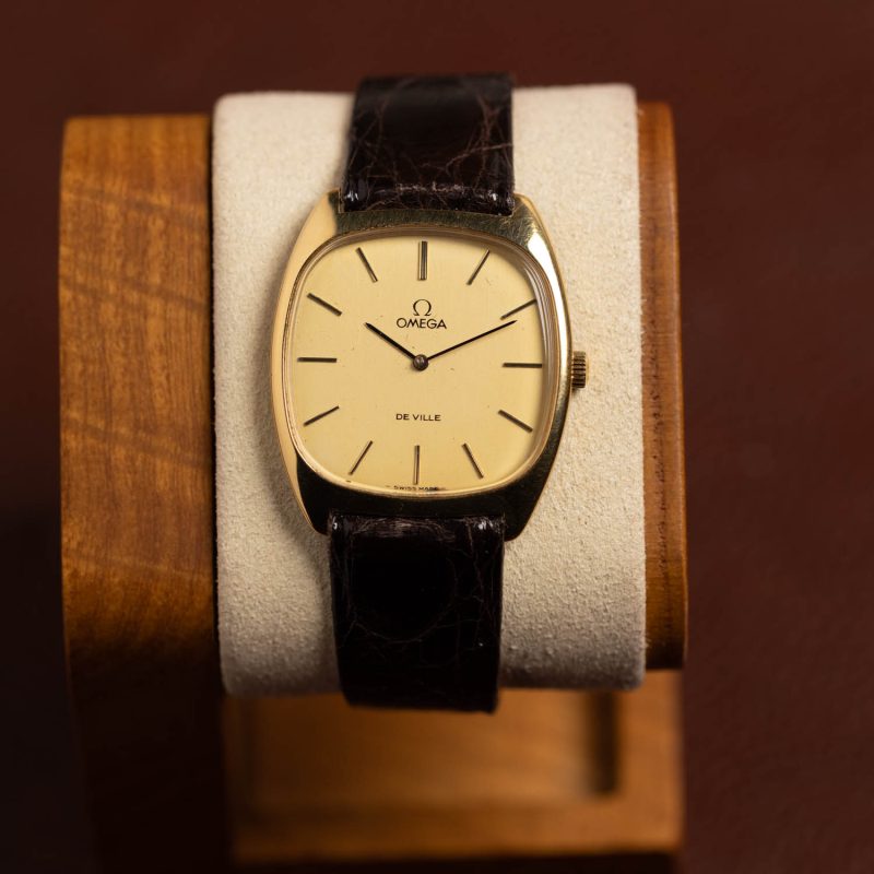 Alternative view of 1977 Omega de Ville